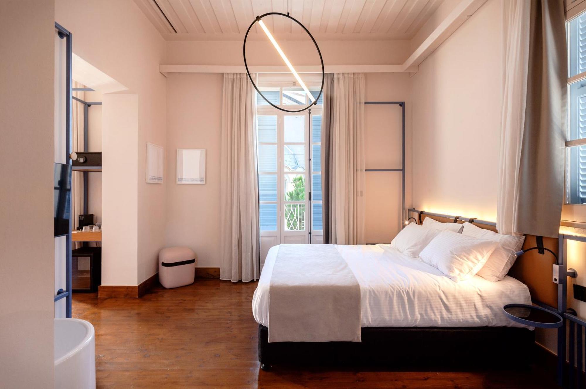 Heart Hotel Limassol Bagian luar foto