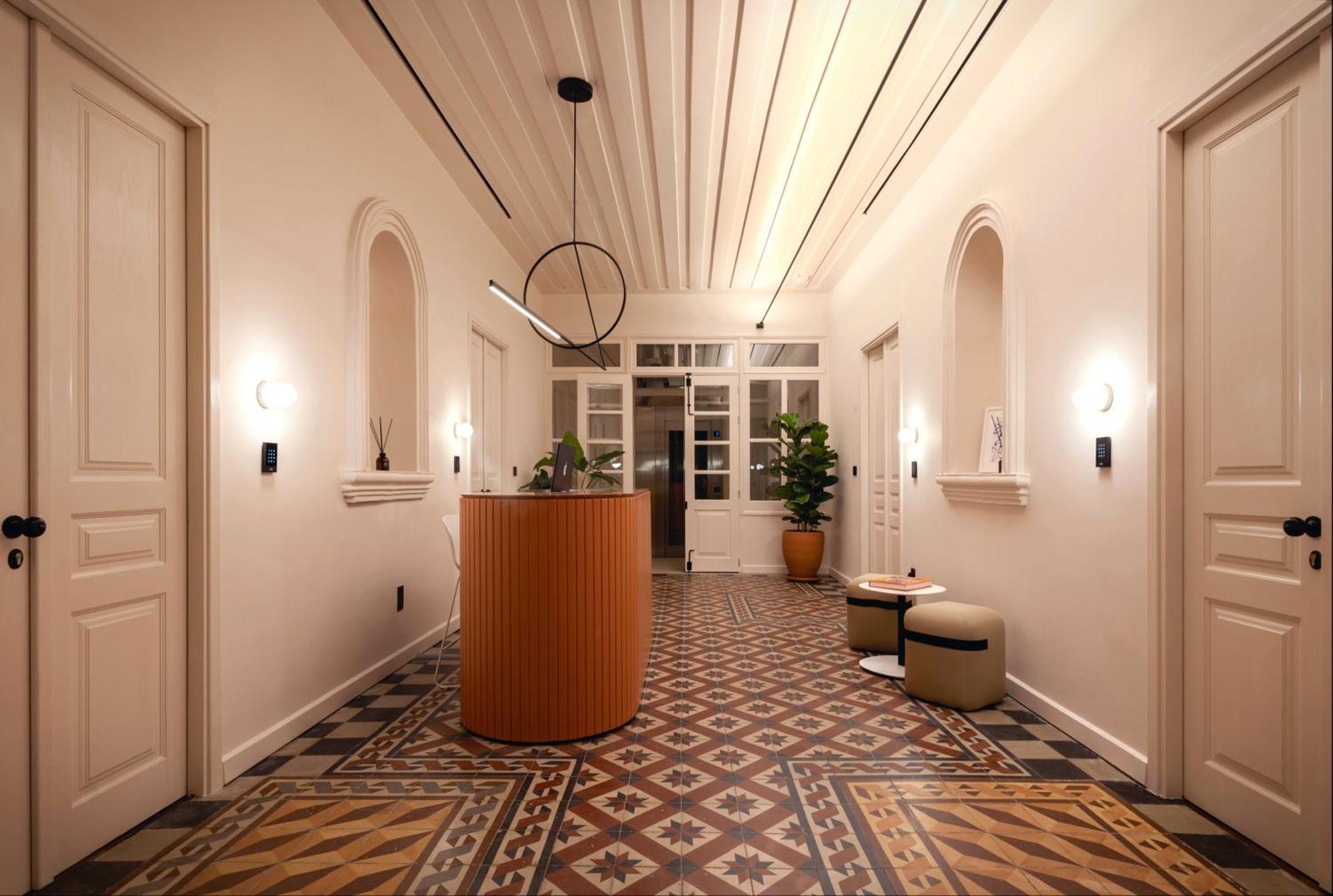 Heart Hotel Limassol Bagian luar foto