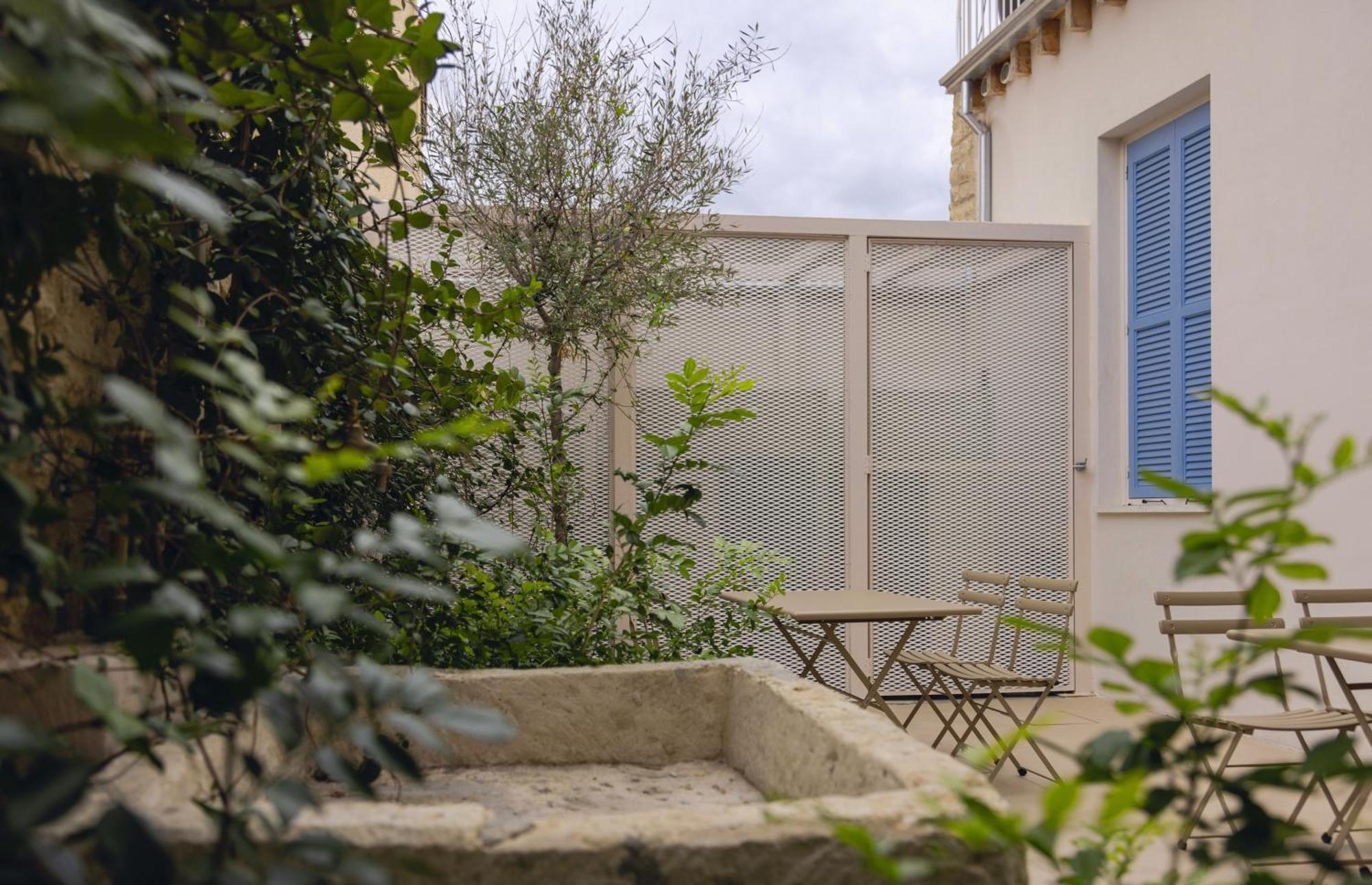 Heart Hotel Limassol Bagian luar foto